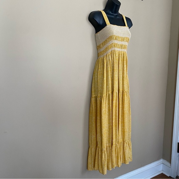 QED London Gold Yellow and White Ditsy All Over Print Tiered Maxi Dress - Picture 3 of 9